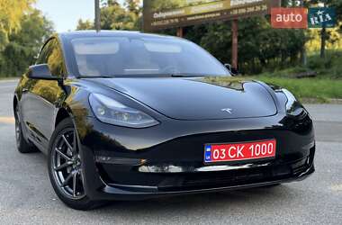 Седан Tesla Model 3 2021 в 