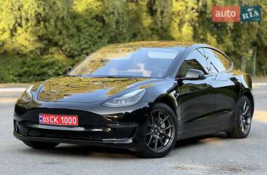 Седан Tesla Model 3 2021 в 