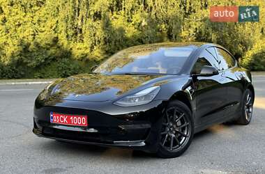 Седан Tesla Model 3 2021 в 