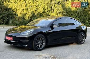 Седан Tesla Model 3 2021 в 