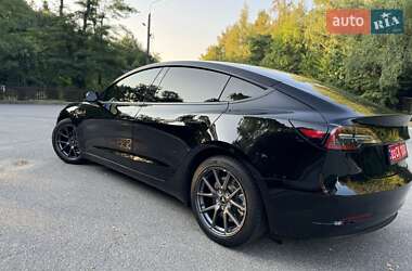 Седан Tesla Model 3 2021 в 