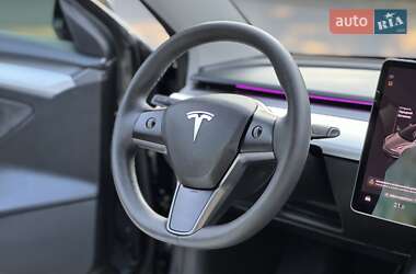 Седан Tesla Model 3 2021 в 