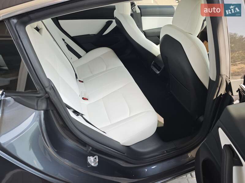 Седан Tesla Model 3 2018 в Миколаєві