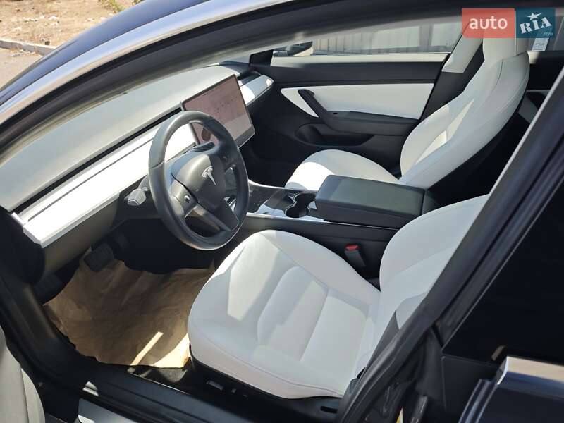 Седан Tesla Model 3 2018 в Миколаєві