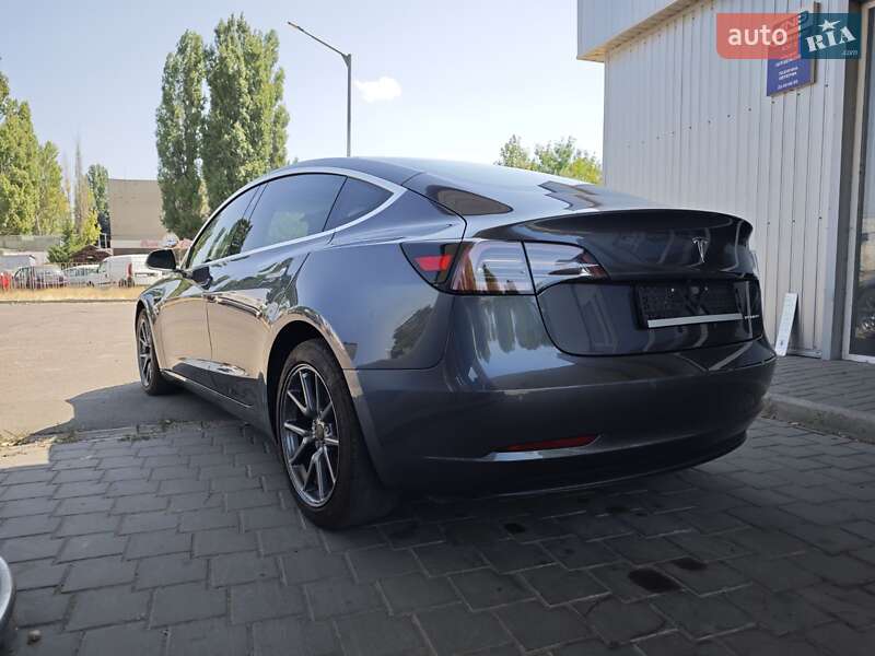 Седан Tesla Model 3 2018 в Миколаєві