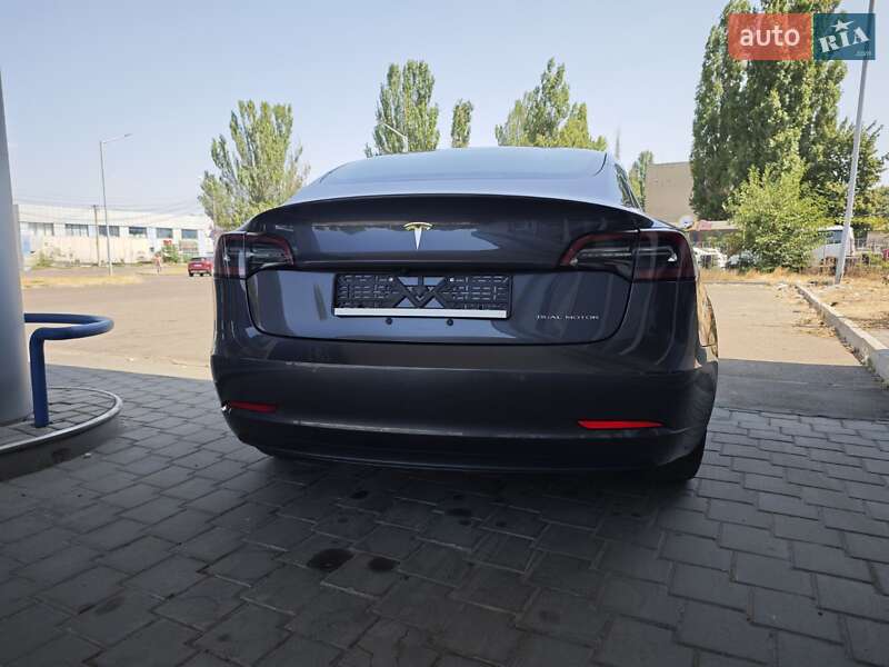 Седан Tesla Model 3 2018 в Миколаєві