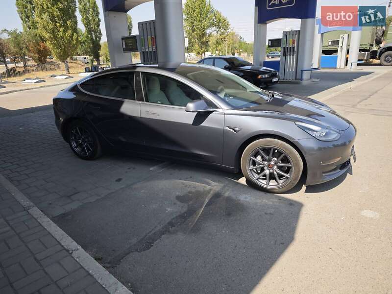 Седан Tesla Model 3 2018 в Миколаєві