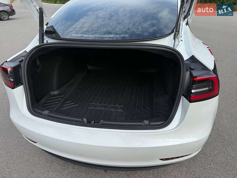 Седан Tesla Model 3 2021 в Днепре