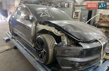 Седан Tesla Model 3 2024 в 