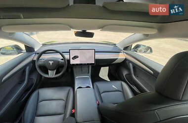 Седан Tesla Model 3 2020 в 