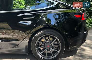 Седан Tesla Model 3 2018 в 