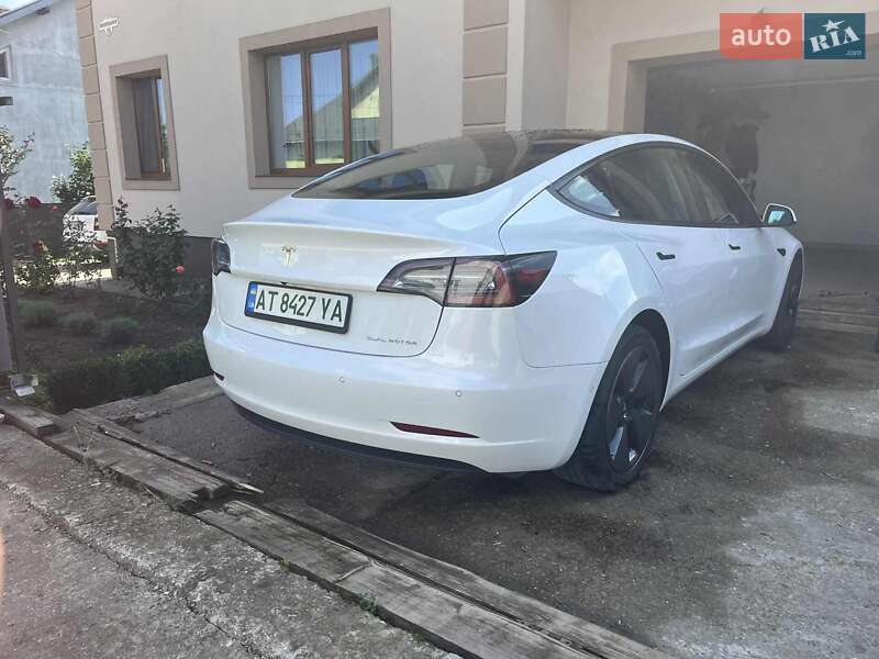 Седан Tesla Model 3 2022 в Тлумаче