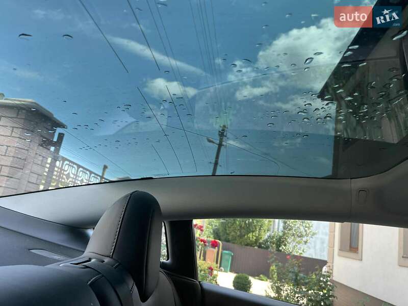 Седан Tesla Model 3 2022 в Тлумаче