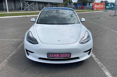 Седан Tesla Model 3 2023 в 