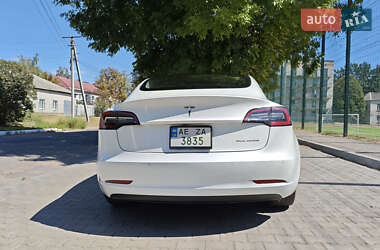 Седан Tesla Model 3 2020 в 