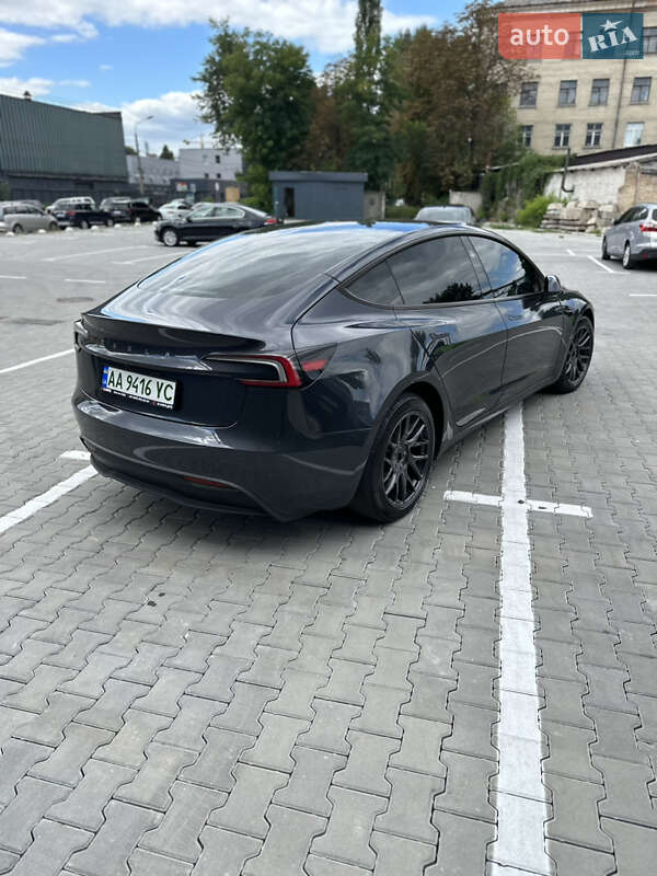Седан Tesla Model 3 2024 в Києві