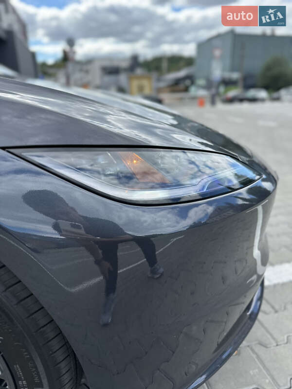 Седан Tesla Model 3 2024 в Києві