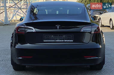 Седан Tesla Model 3 2020 в 