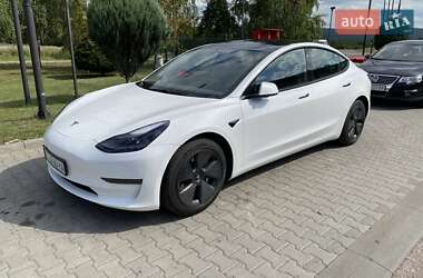 Седан Tesla Model 3 2021 в Калуші