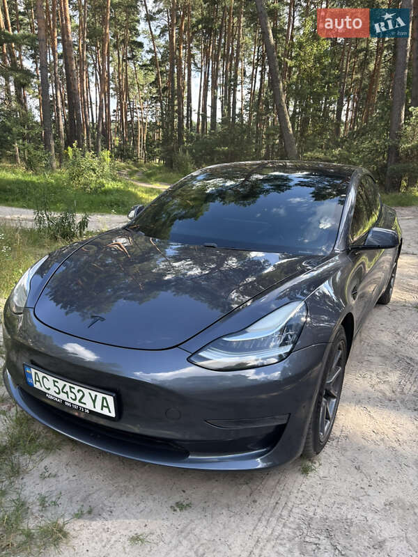 Седан Tesla Model 3 2018 в Луцке