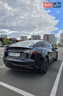 Седан Tesla Model 3 2022 в 
