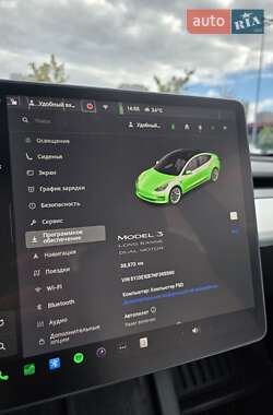 Седан Tesla Model 3 2022 в 