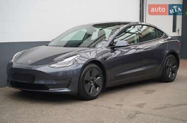 Седан Tesla Model 3 2023 в 