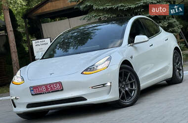 Седан Tesla Model 3 2020 в 