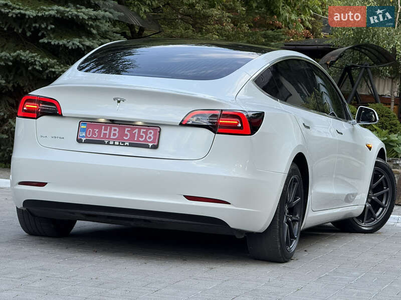 Седан Tesla Model 3 2020 в Дрогобыче