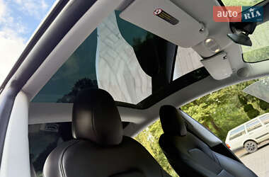 Седан Tesla Model 3 2020 в 