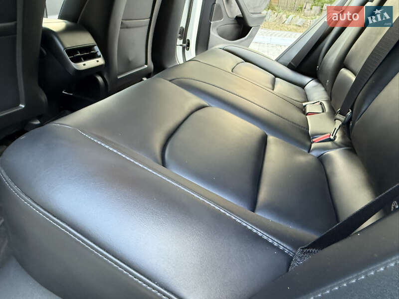 Седан Tesla Model 3 2020 в Дрогобыче