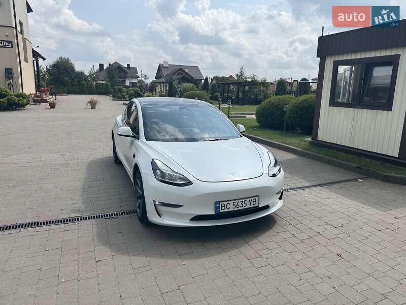 Седан Tesla Model 3 2022 в Стрые