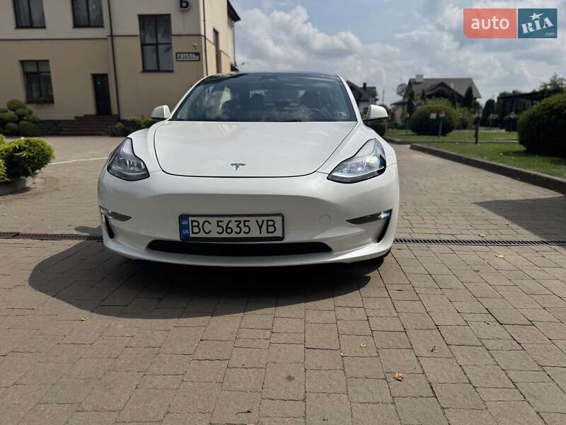 Седан Tesla Model 3 2022 в Стрые