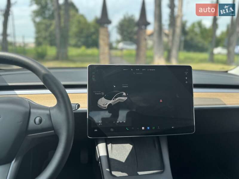 Седан Tesla Model 3 2022 в Стрые