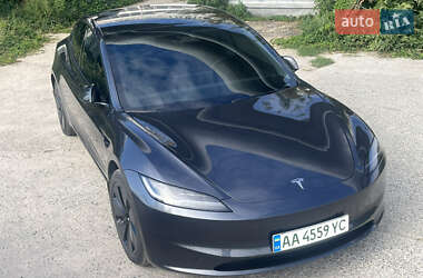 Седан Tesla Model 3 2024 в 