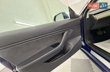Седан Tesla Model 3 2019 в 