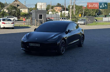 Седан Tesla Model 3 2021 в 