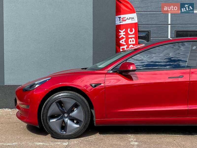 Седан Tesla Model 3 2018 в Києві