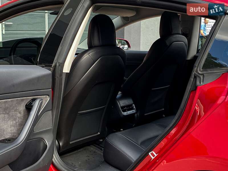 Седан Tesla Model 3 2018 в Києві