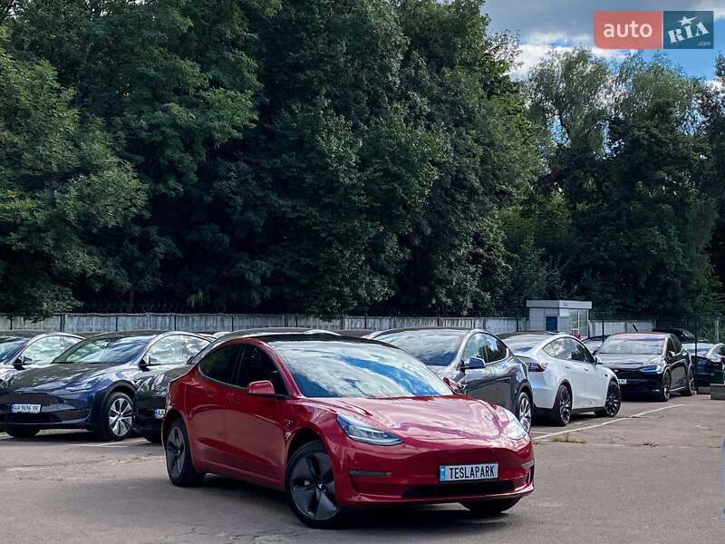 Седан Tesla Model 3 2018 в Києві