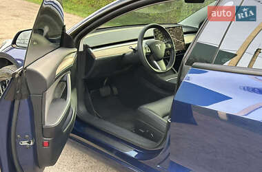 Седан Tesla Model 3 2022 в 