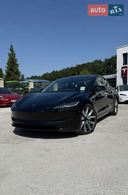 Tesla Model 3 2024