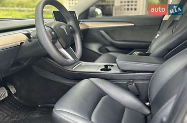Седан Tesla Model 3 2022 в 