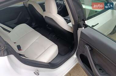 Седан Tesla Model 3 2021 в 