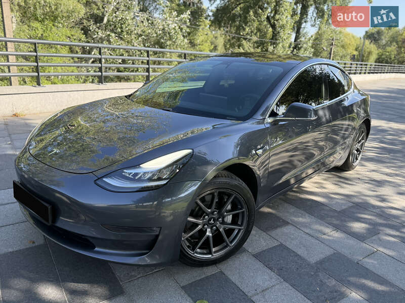 Седан Tesla Model 3 2019 в Днепре