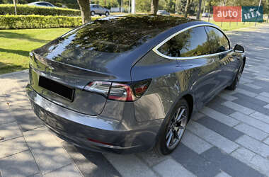 Седан Tesla Model 3 2019 в 