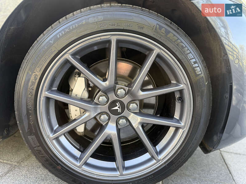 Седан Tesla Model 3 2019 в Днепре