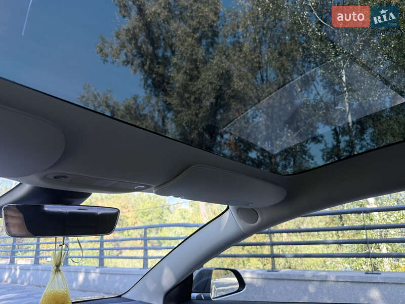 Седан Tesla Model 3 2019 в Днепре