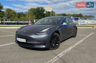 Седан Tesla Model 3 2019 в 