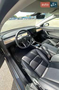 Седан Tesla Model 3 2019 в 